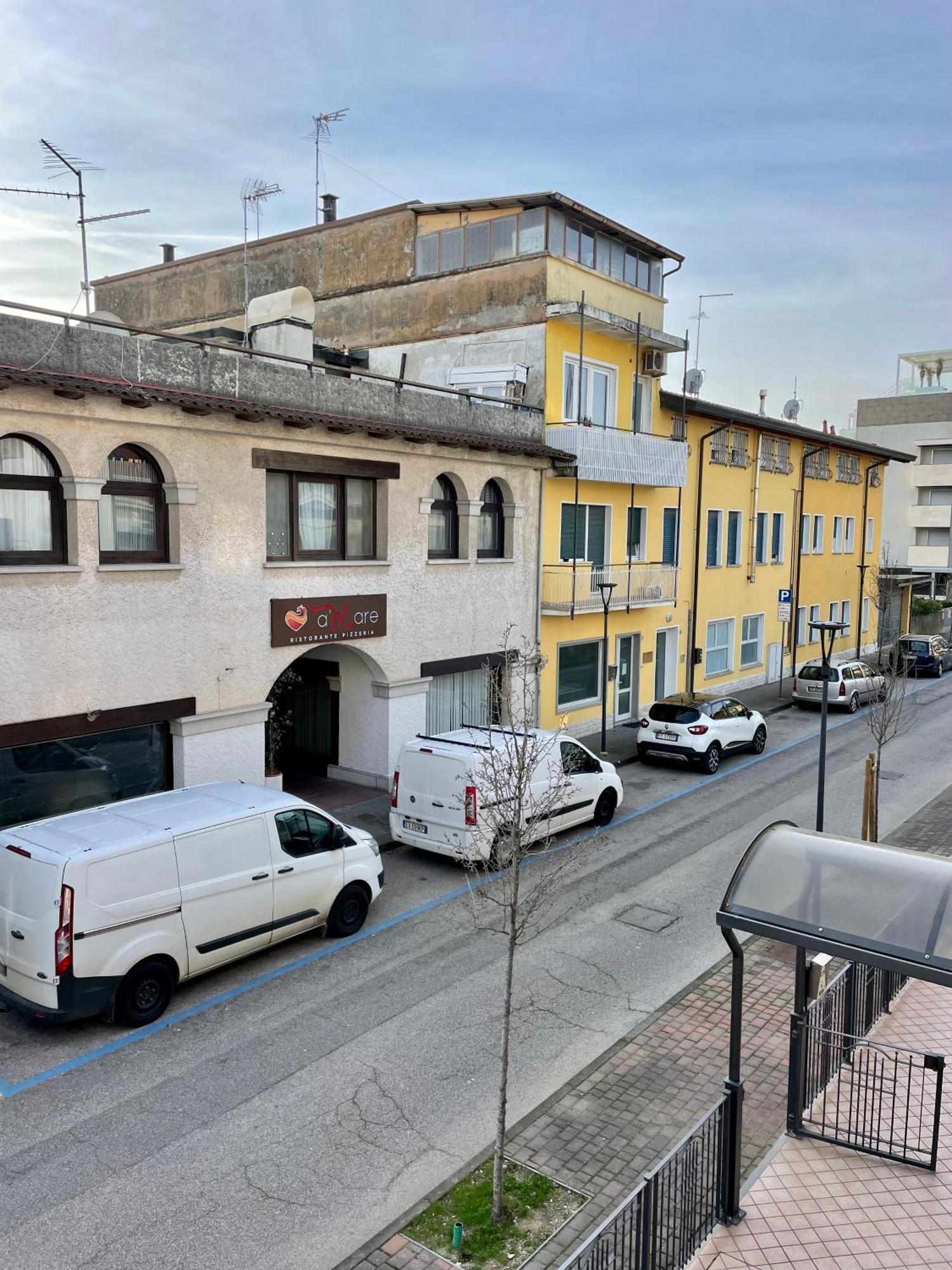 Tommy 1 Apartment Lignano Sabbiadoro Exterior photo